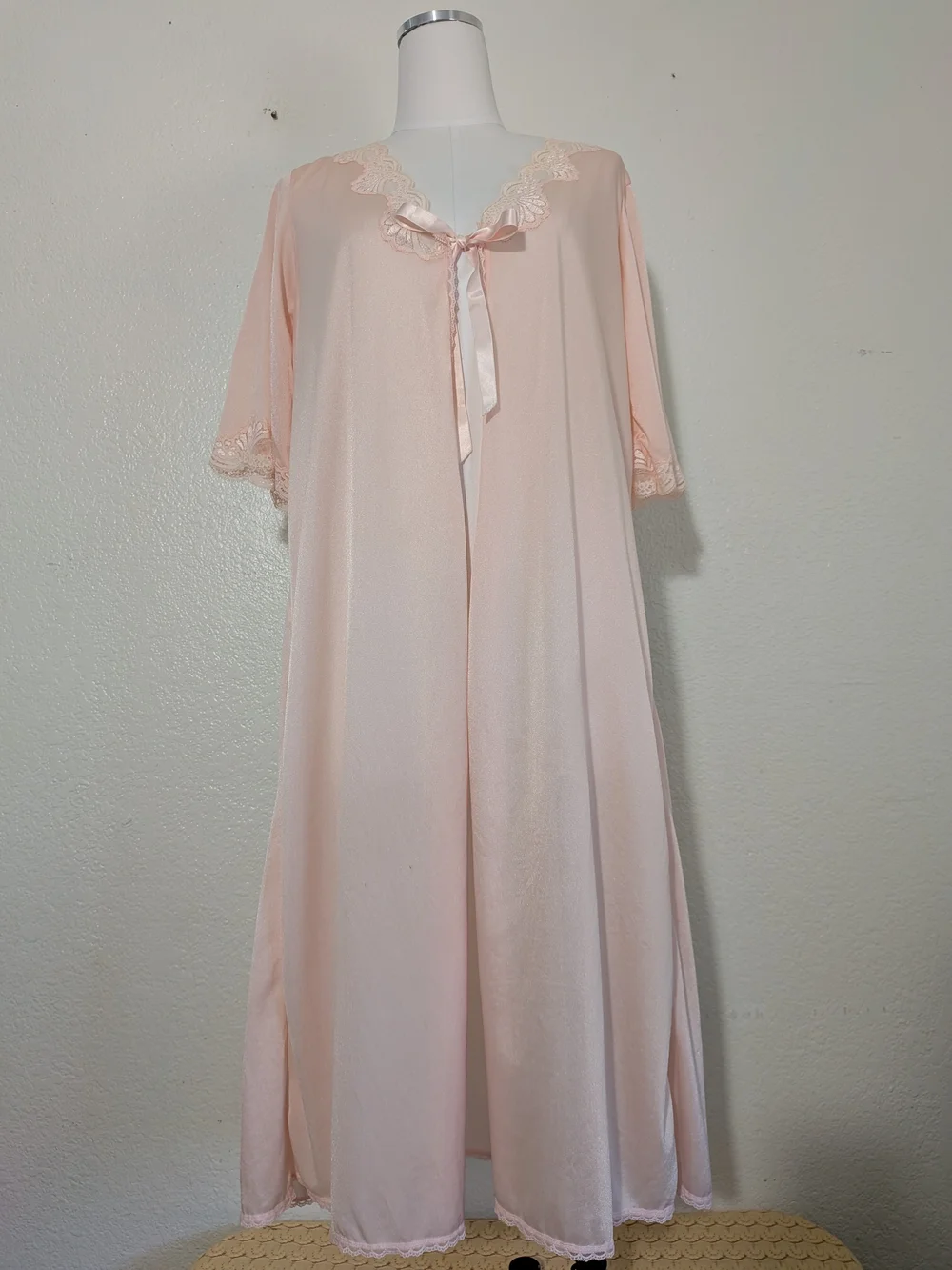 Vintage Tulip Classic Pink Lace-Trim Robe With Top Tie Free Size